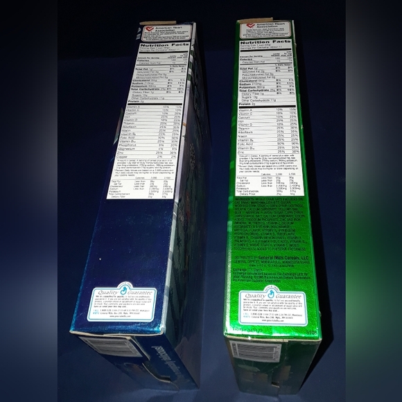 2 Vintage Unopened Boxes of Special Edition Luck Charms cereal from early 1990s - Picture 5 of 10